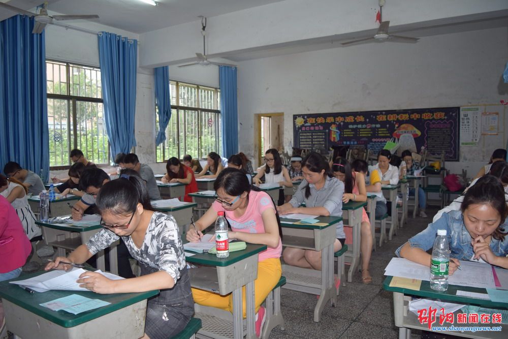 隆回县城学校公开选调66名农村教学一线教师