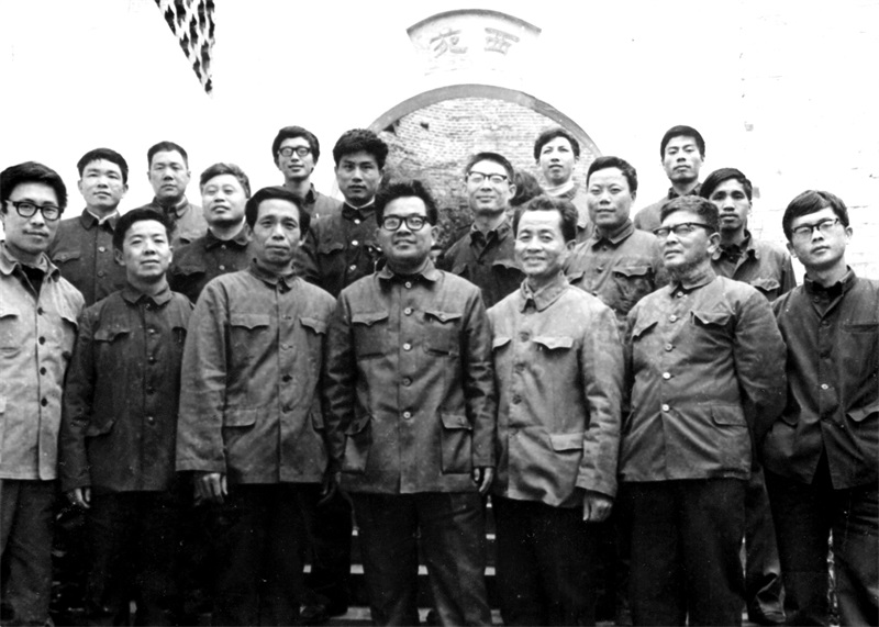 1984年4月，本社同志赴外报学习考察。