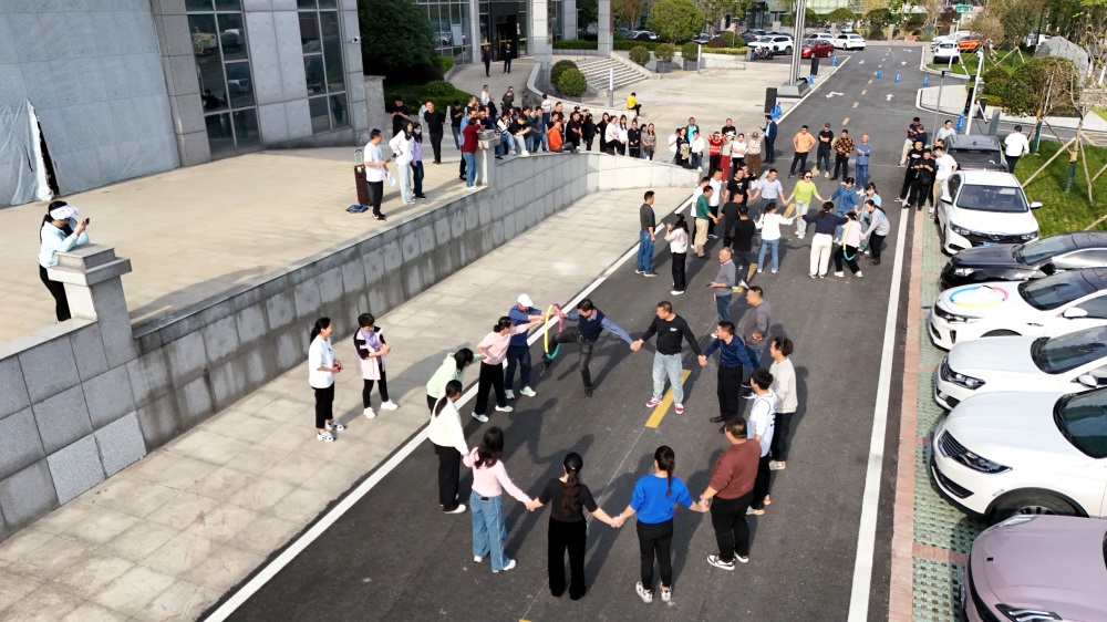 2024年11月8日，报社组织庆祝第25个记者节暨秋季趣味运动会活动。